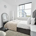 Cosy & Bright 1 Bedroom In شقة