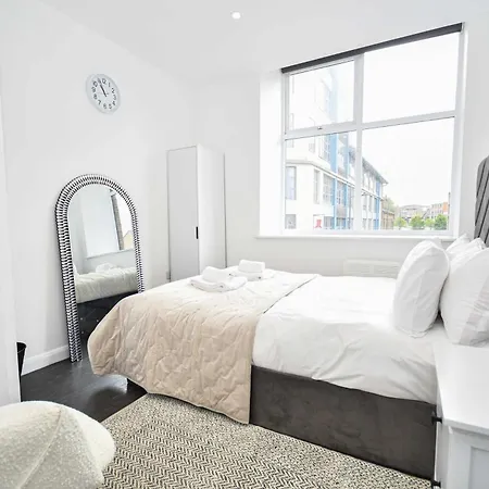 Cosy & Bright 1 Bedroom In *