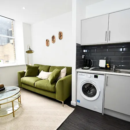 Cosy & Bright 1 Bedroom In Apartment