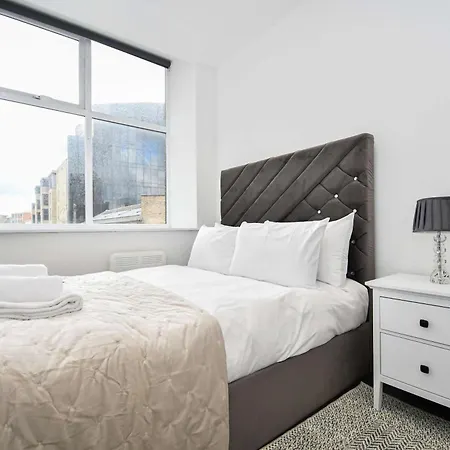Cosy & Bright 1 Bedroom In *