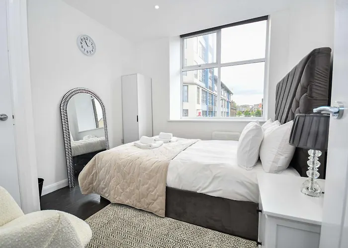 Cosy & Bright 1 Bedroom In Apartment